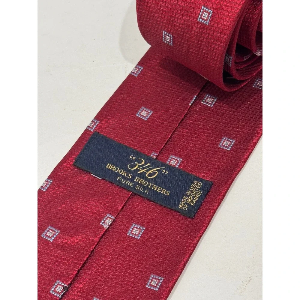 Brooks Brothers 346 Tie Mens Red Blue 100% Silk Geometric Square Pattern Office
